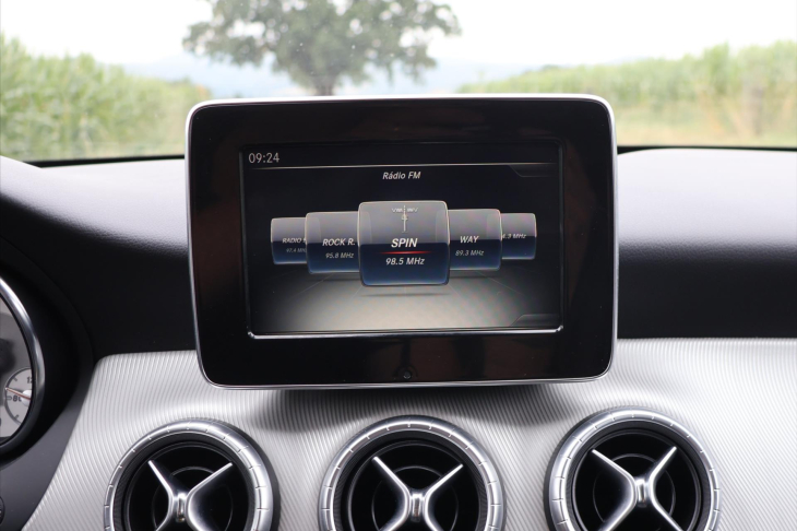 Mercedes-Benz CLA 2,0 250 155kW 4Matic Xenon