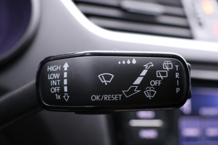 Škoda Octavia 1,6 TDI 85kW Ambition CZ