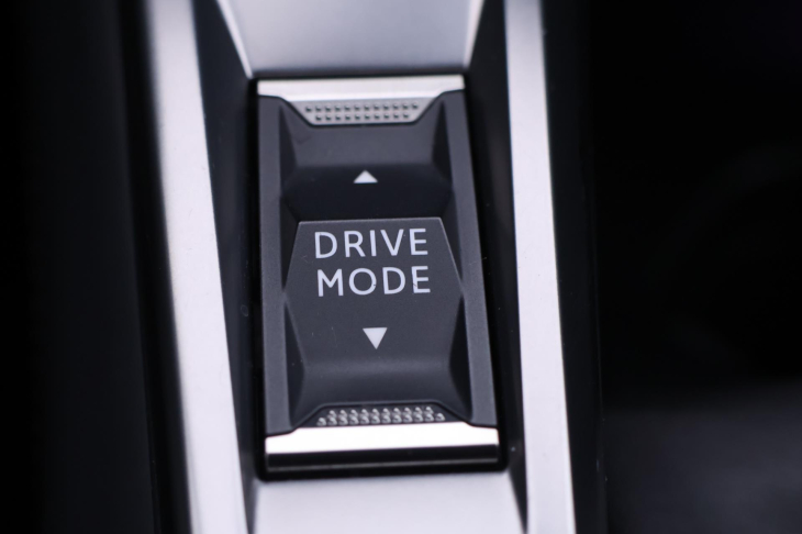 Peugeot 308 1,2 PT 96kW CZ Allure LED DPH