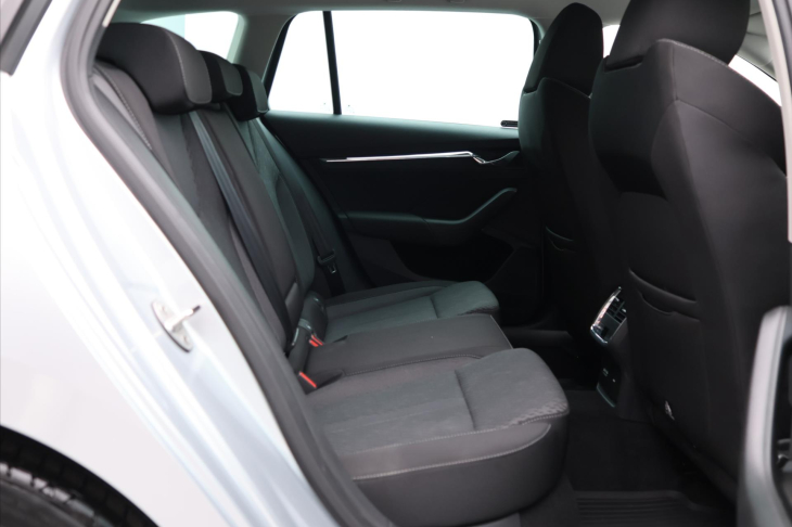Škoda Octavia 2,0 TDI 110kW DSG Style 4x4 CZ