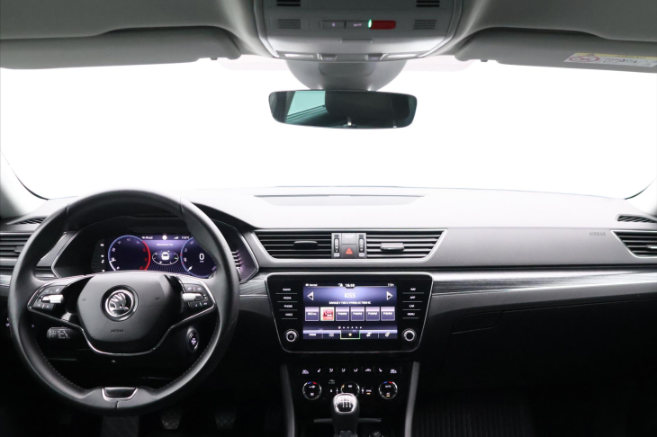 Škoda Superb 2,0 TDI Virtual Matrix Webasto
