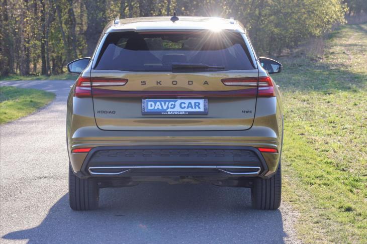 Škoda Kodiaq 2,0 TDI DSG 4x4 Sportline 7-Míst