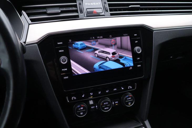 Volkswagen Passat 2,0 TDI 140kW DSG Elegance DPH