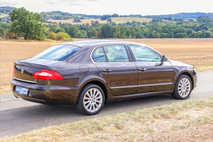 Škoda Superb 2,0 TDI Exclusive Xenon 1.Maj.