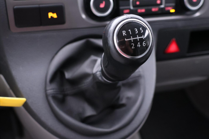 Volkswagen California 2,0 TDI 132kW CZ 7míst DPH Beach