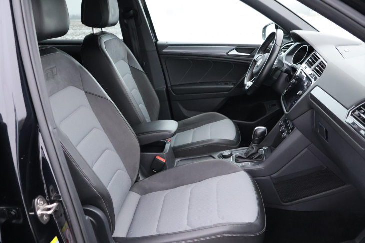 Volkswagen Tiguan Allspace 2,0 TDI DSG 4M R-Line Black DPH