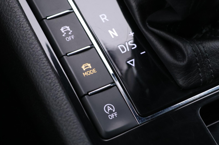 Škoda Superb 2,0 TSI 242kW DSG 4x4 L&K CZ