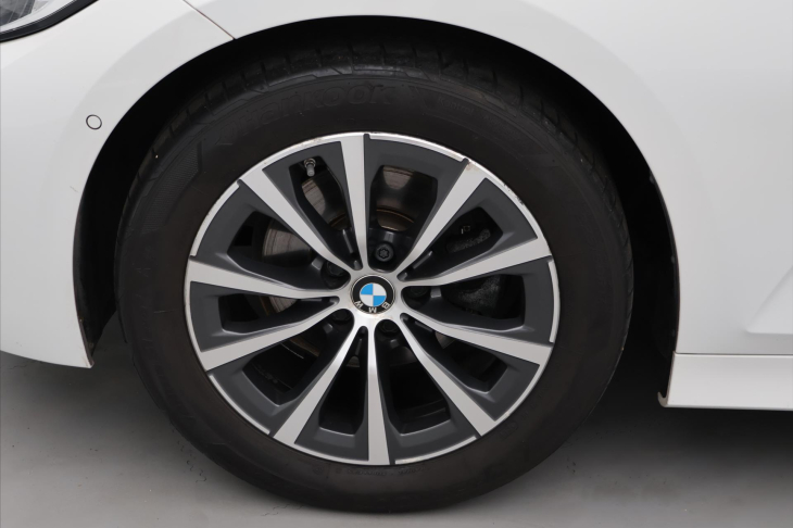 BMW Řada 3 2,0 320d 140kW CZ DPH Touring