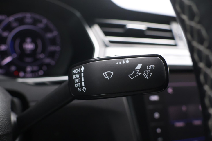 Volkswagen Arteon 2,0 TDi DSG R-line Pano