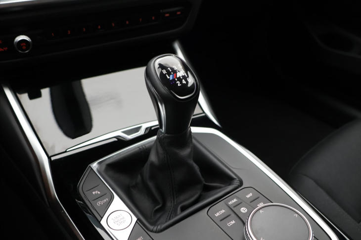 BMW Řada 3 2,0 320d 140kW CZ DPH Touring