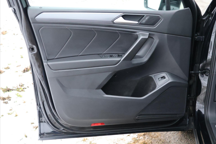 Volkswagen Tiguan Allspace 2,0 TDI DSG 4M R-Line Black DPH