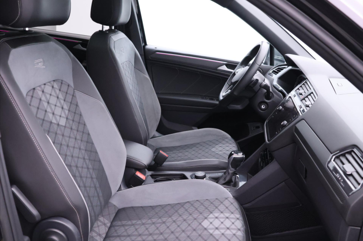 Volkswagen Tiguan Allspace 2,0 TSI DSG 4M R-Line 7Míst DPH