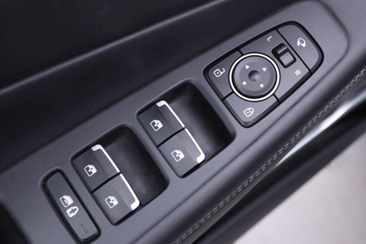 Hyundai Santa Fe 2,2 CRDI 142kW CZ 1.Maj DPH