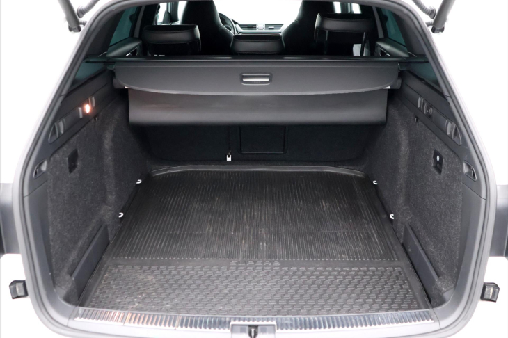 Škoda Superb 2,0 TDI DSG 4x4 Sportline