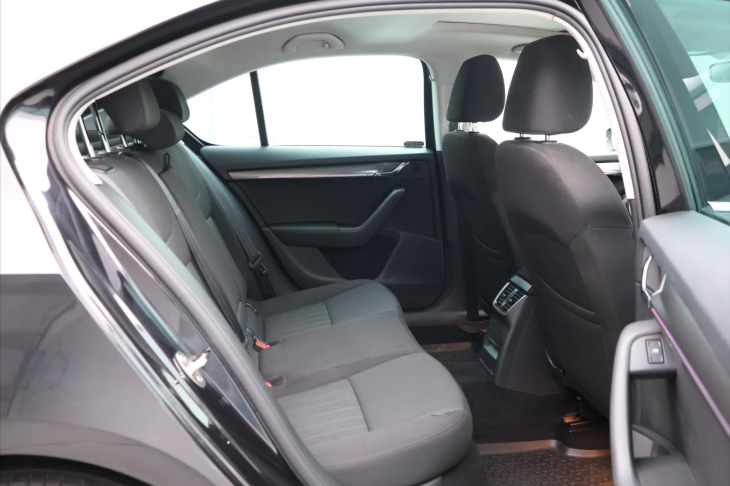 Škoda Octavia 2,0 TSI 140kW DSG Style CZ