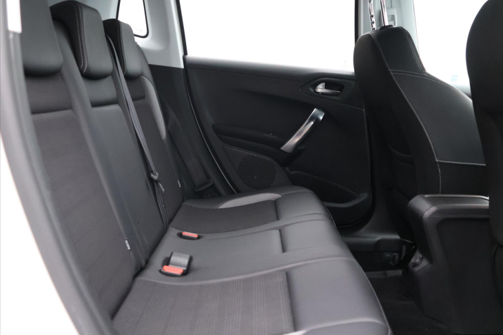Peugeot 2008 1,6 HDI 73kW CZ