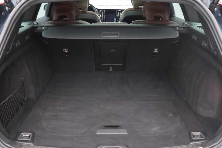 Volvo V60 2,0 145kW D4 4x4 DPH Cross Country
