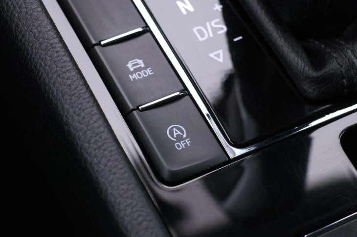 Škoda Superb 1,6 TDI 88kW DSG Style Xenon