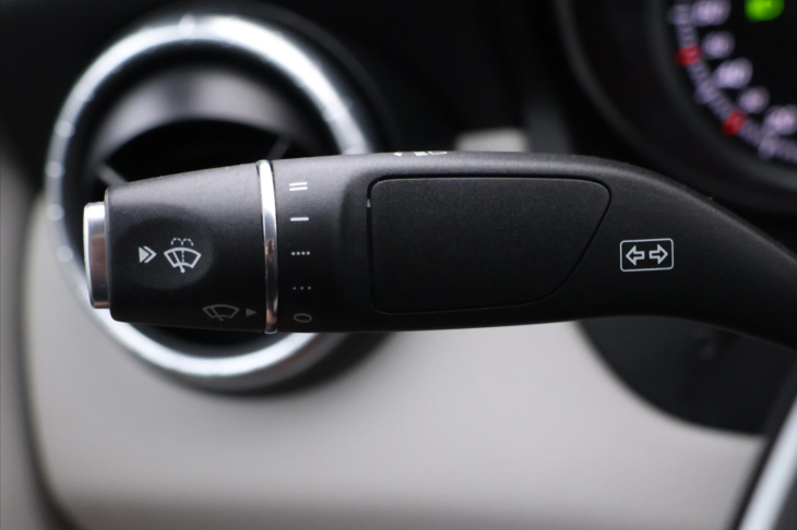 Mercedes-Benz CLA 1,6 180 90kW Entry Kůže Navi