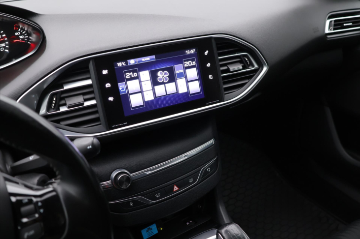 Peugeot 308 1,6 BlueHDI 73kW Aut.klima SW