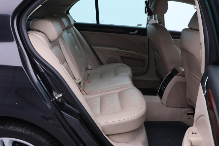 Škoda Superb 3,6 FSI 191kW Exclusive 1.Maj