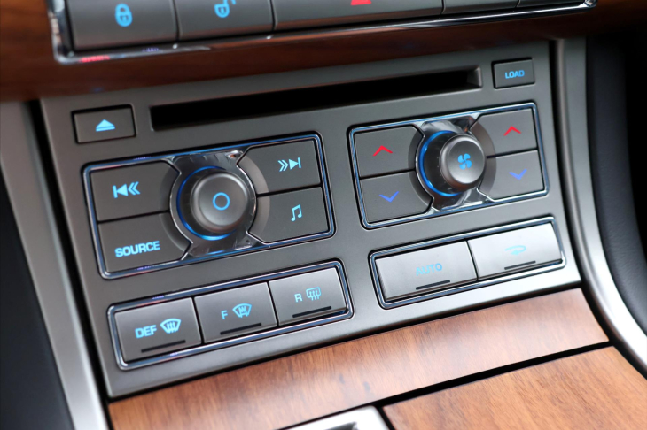 Jaguar XF 3,0 D 155kW Luxury