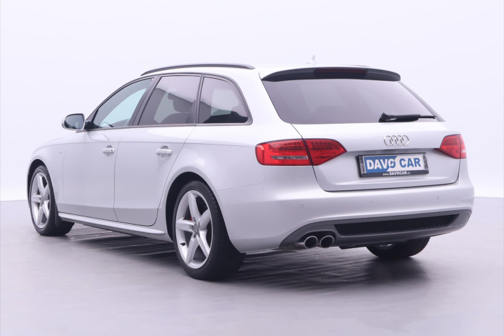 Audi A4 2,0 TDI 105kW S-line Navi Xenon