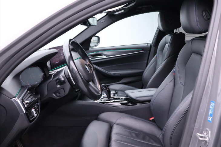 BMW Řada 5 2,0 520d 140kW AT Touring DPH