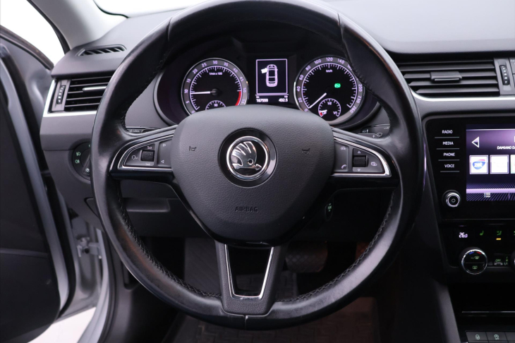 Škoda Octavia 1,6 TDI 85kW DSG CZ Style DPH