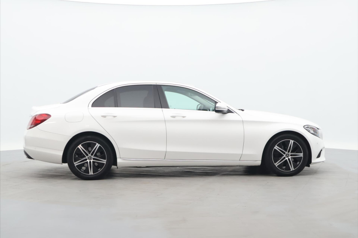 Mercedes-Benz Třídy C 1,6 C180 115 kW Full LED