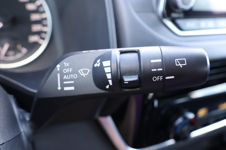 Nissan Qashqai 1,3 DIG-T MHEV Business Tažné