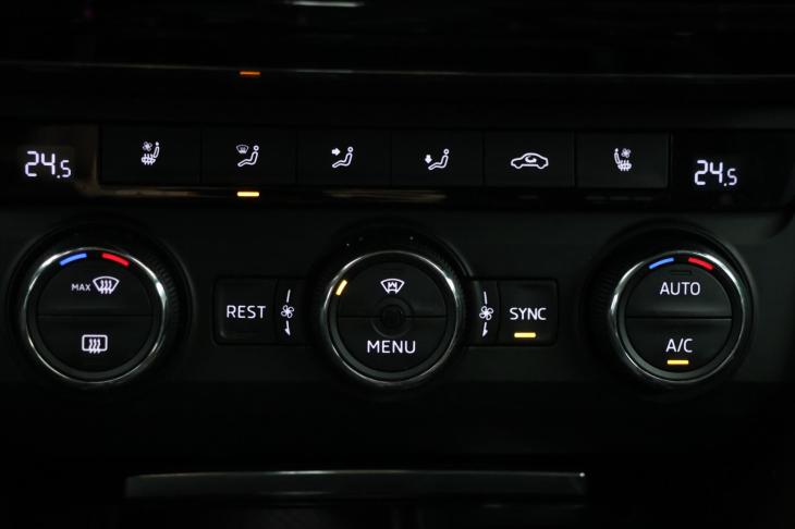 Škoda Superb 2.0 TDI 140kW DSG CZ L&K Xenon