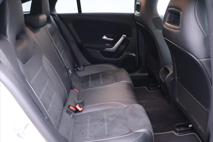 Mercedes-Benz CLA 1,3 250 118kW 250 E-Hybrid AMG