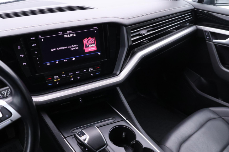 Volkswagen Touareg 3,0 TDI 170kW DSG 4M LED CZ