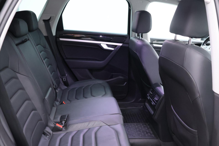 Volkswagen Touareg 3,0 TDI 170kW DSG 4M LED CZ