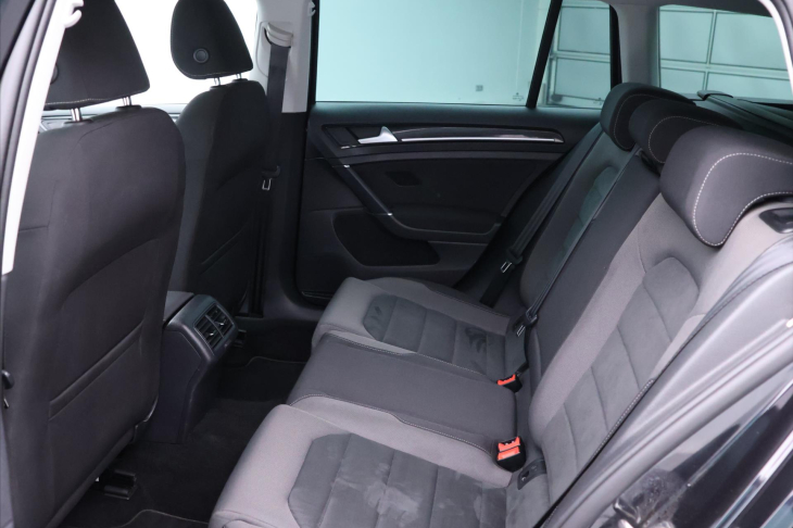 Volkswagen Golf 2,0 TDI 110kW Tažné Serv.kniha