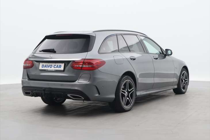 Mercedes-Benz Třídy C 2,0 300de 143kW AMG Night LED