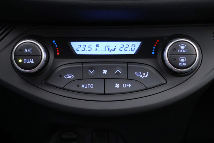 Toyota Yaris 1,5 VVT-i 82kW Aut.klima 1.Maj