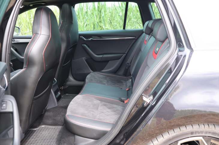 Škoda Octavia 2,0 TDI RS 4x4 DSG Virtual LED