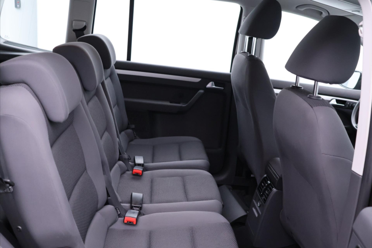 Volkswagen Touran 1,6 TDI CZ 7-Míst Serv.Kniha