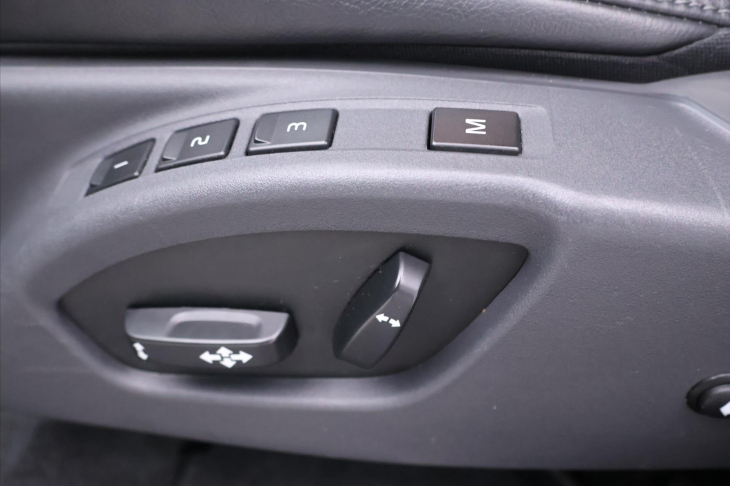 Volvo XC60 2,4 D5 162kW Aut. AWD Momentum