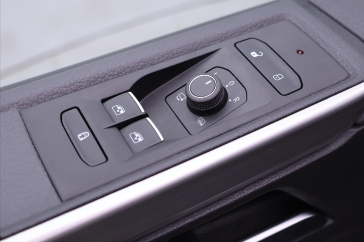 Volkswagen Multivan 2,0 TDI 110kW DSG EDITION DPH