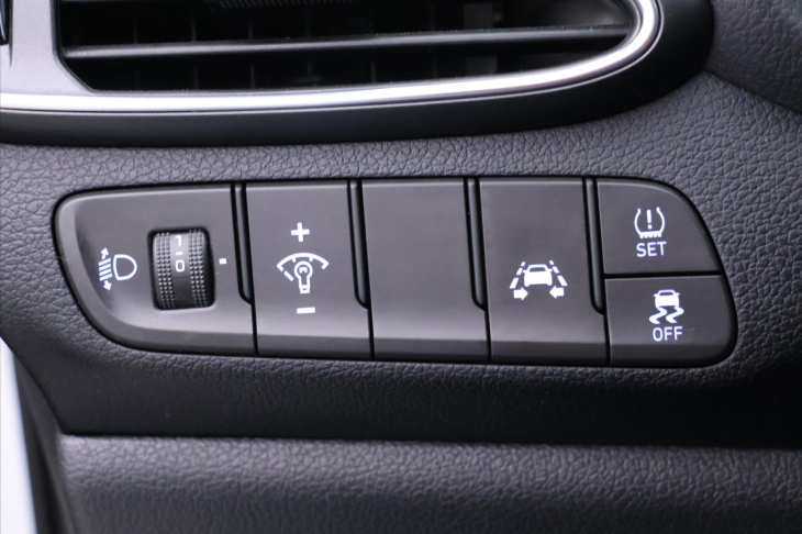 Hyundai i30 1,4 T-GDI 103kW Navi CZ