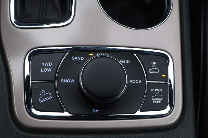 Jeep Grand Cherokee 3,0 CRD 184kW Aut. Summit DPH
