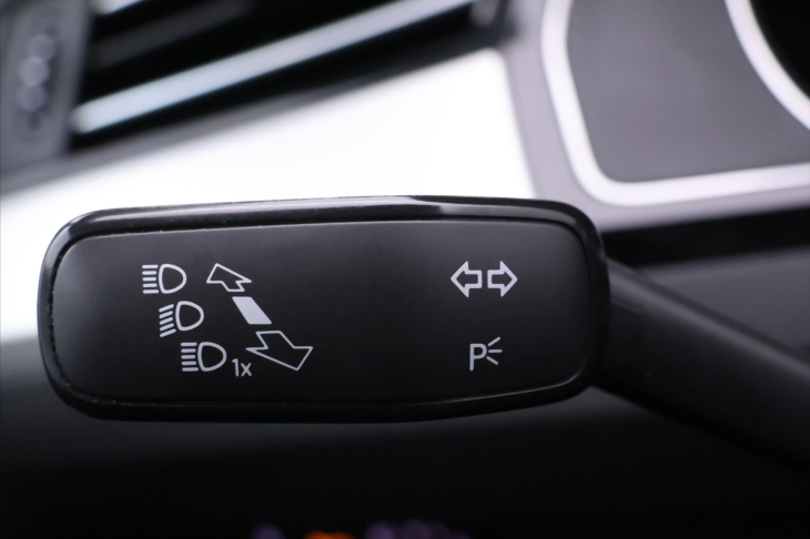 Volkswagen Passat 2,0 TDI 110kW DSG Comfort Navi