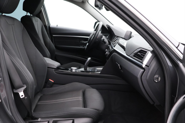 BMW Řada 3 2,0 320d xDrive 140kW Sport