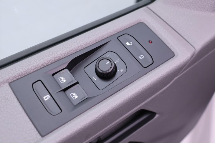 Volkswagen Transporter 2,0 TDI 110kW DSG 9-Míst CZ DPH