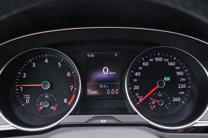 Volkswagen Passat 1,5 TSI 110kW Business DSG DPH CZ