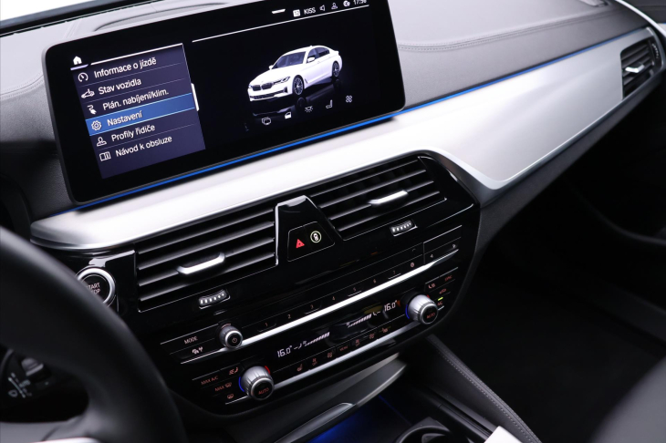 BMW Řada 5 2,0 530e xDrive 135kW CZ DPH