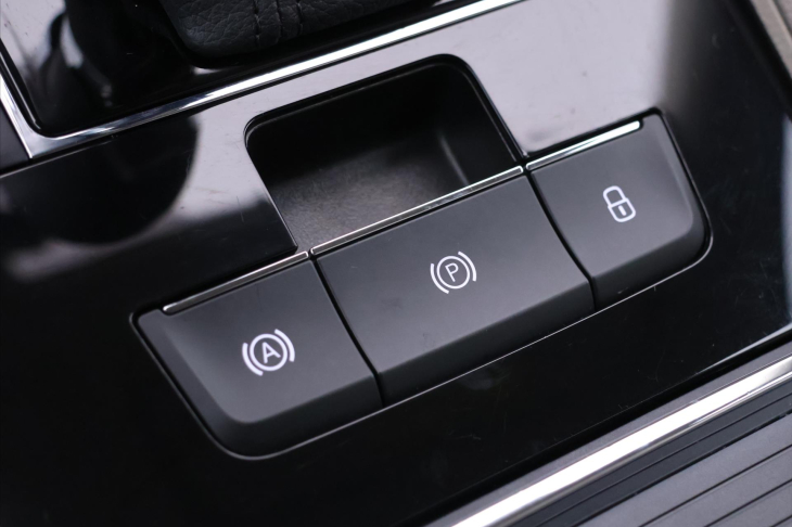 Škoda Superb 2,0 TDI 147kW L&K 4x4 DSG CZ DPH